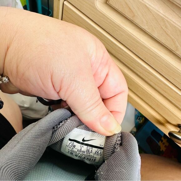 Nike Gray Blue Sneakers Woman’s Size 7.5 - Picture 4 of 6